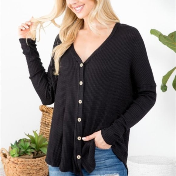 MODA ME COUTURE Tops - Waffle Button Detailed top